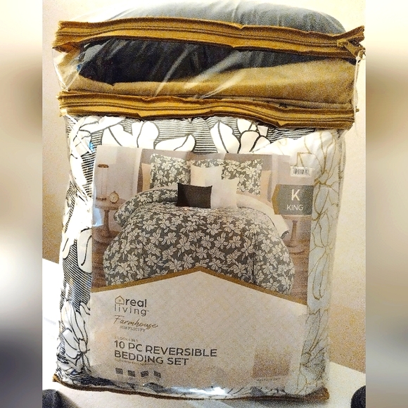 10PC KING SIZE REVERSIBLE BEDDING SET. - Picture 1 of 8